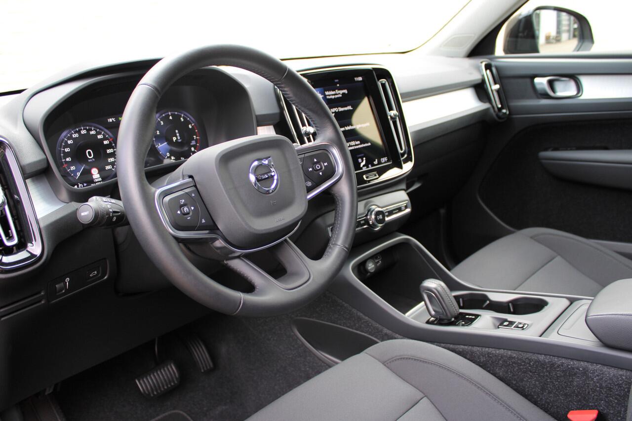 Volvo XC40 1.5 T3 Momentum | Trekhaak | Cruise control | Navigatie | Stoel/Stuurverwarming