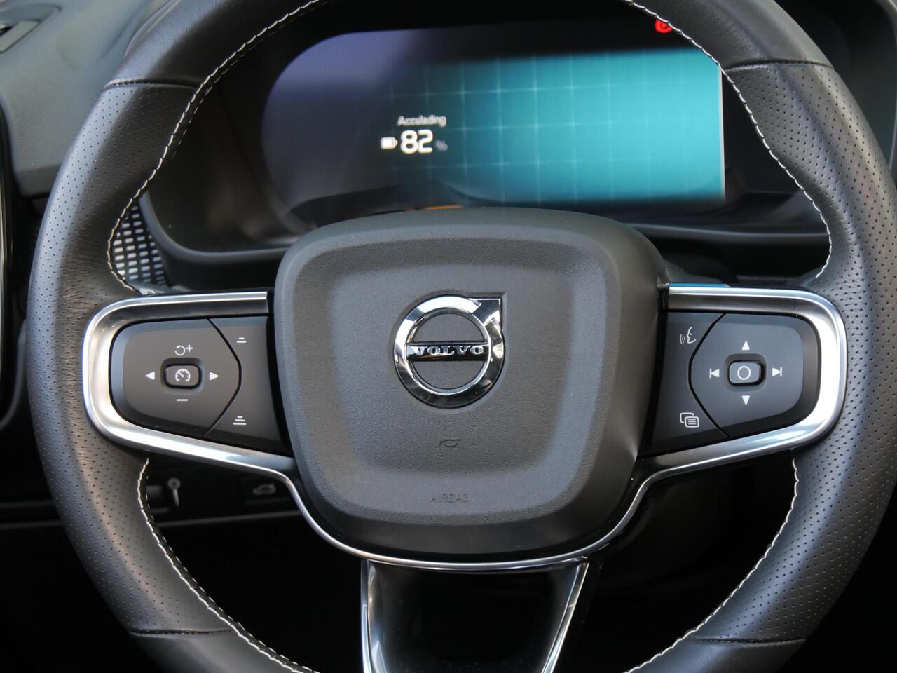 Volvo XC40 RECHARGE P8 AWD R-DESIGN/ PANORAMADAK/ LEER/ 360°CAMERA/ BLIS/ SOH 97%