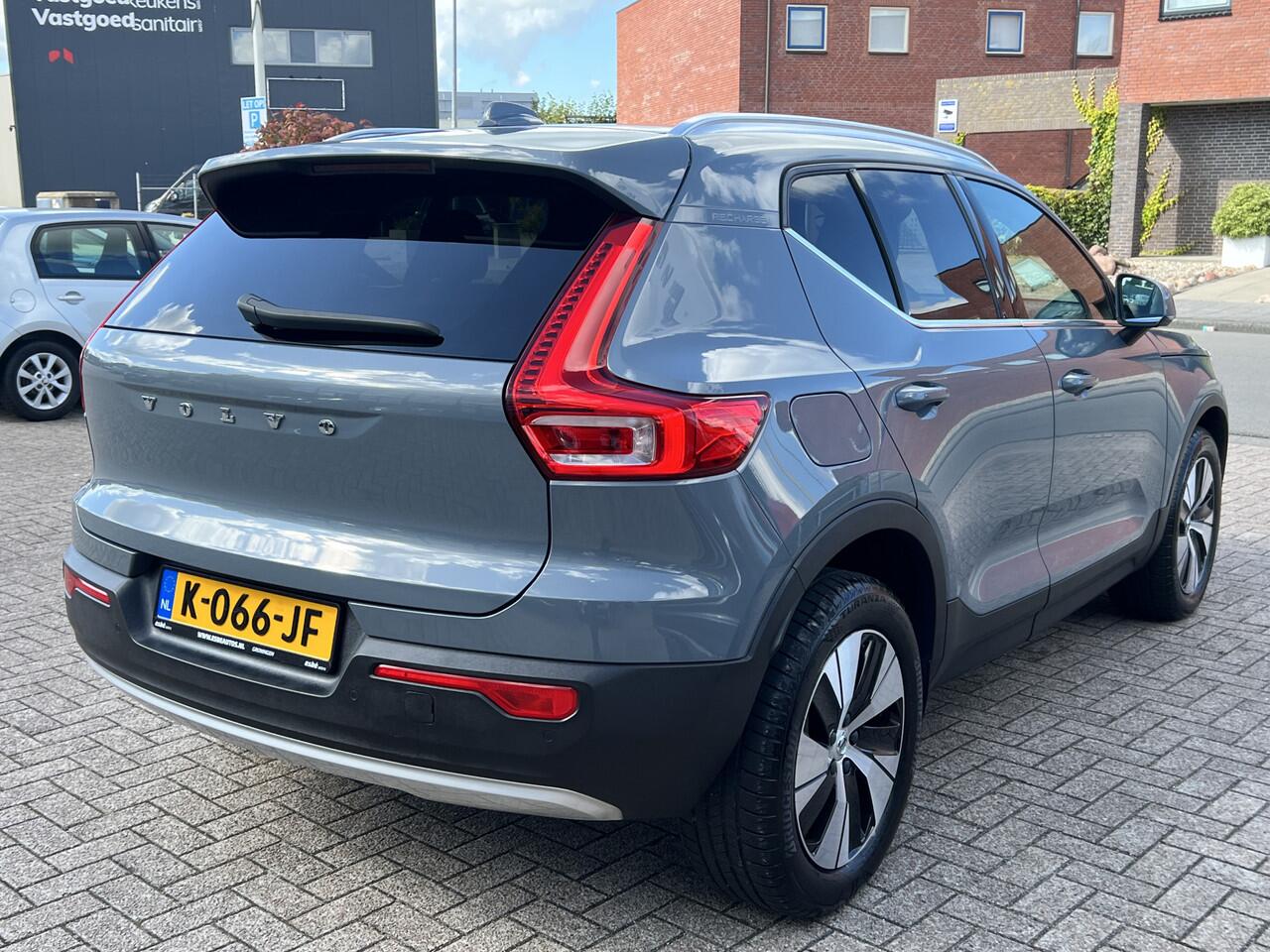 Volvo XC40 1.5 T5 Recharge 262 pk Business Pro Navigatie Camera Carplay ACC Bliss Pilot Assist 18 Inch Velgen DAB Sportstoel Keyless NL Auto 1e Eigenaar Plug-in Hybride
