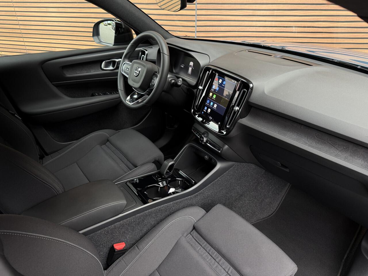 Volvo XC40 Recharge Core 70 kWh Navi / Camera / Clima / All season banden