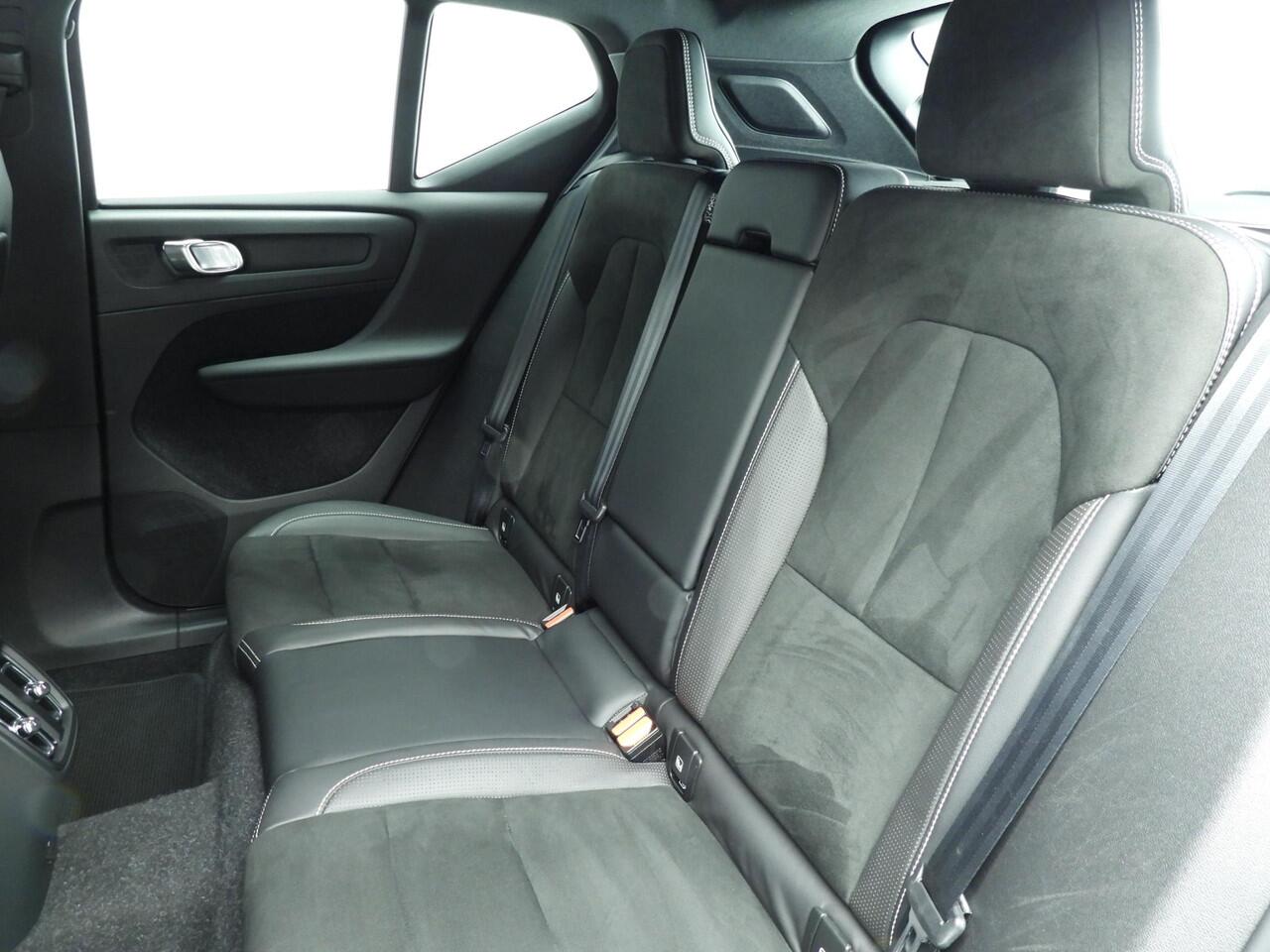 Volvo XC40 Recharge P8 AWD R-Design SoH 93,6% | Keyless | Navi | 19"