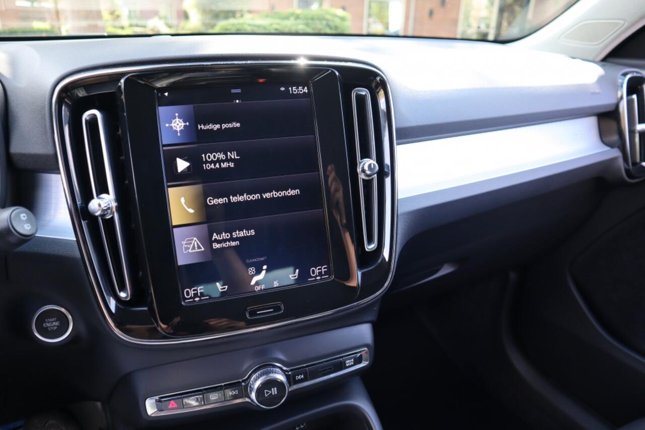 Volvo XC40 1.5 T3 Momentum | camera | cruise | navi | dealer o.h. | oh.boek