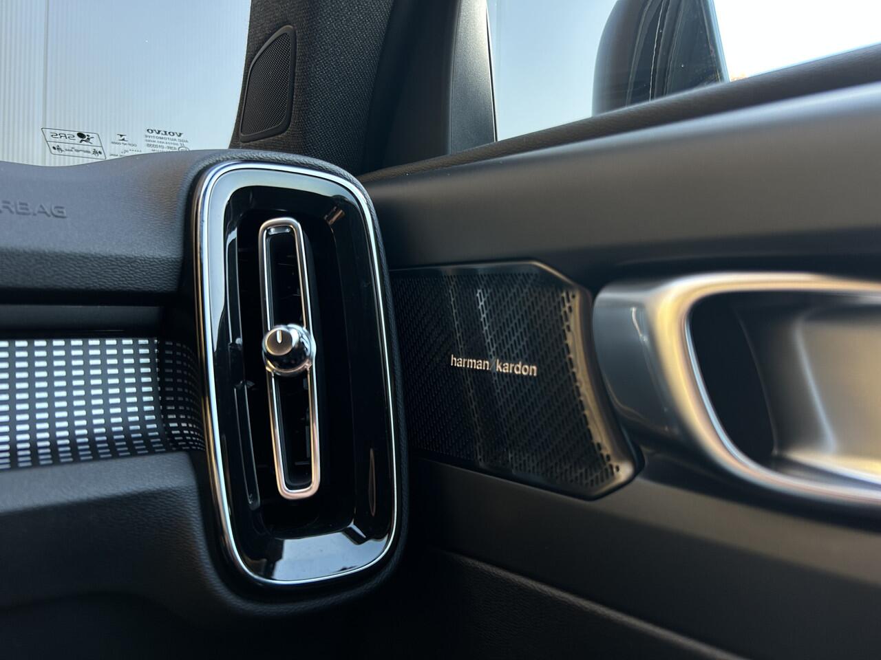 Volvo XC40 1.5 T5 261 PK Recharge R-Design 1e EIGENAAR 360 CAMERA HARMAN KARDON APPLE CARPLAY FULL LED NAVI CRUISE ECC 19 INCH