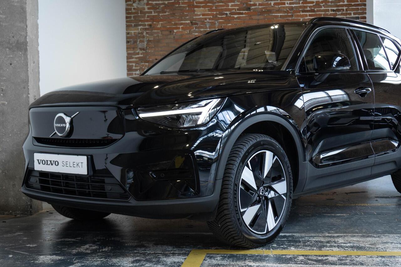 Volvo XC40 Single Motor Extended Range Plus 82 kWh | Wegklapbare trekhaak | Verwarmbare voorstoelen en stuurwiel | Achteruitrijcamera | Adaptieve Cruise Control | Keyless Entry | Google Infotainment |