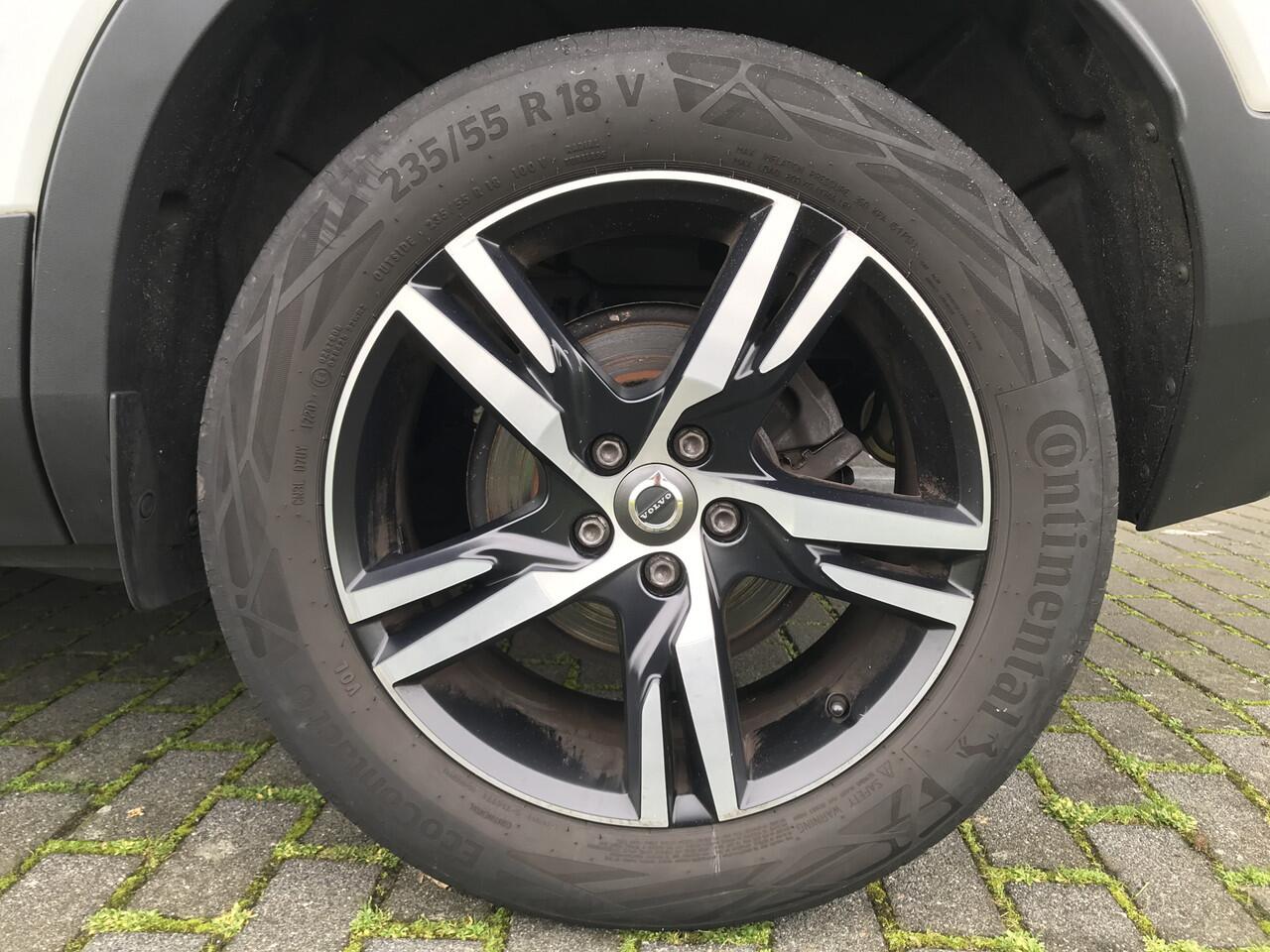 Volvo XC40 1.5 T3 R-Design Automaat | Rijklaar incl 12 mnd Bovag | Panoramadak On-Call Camera Donker glas