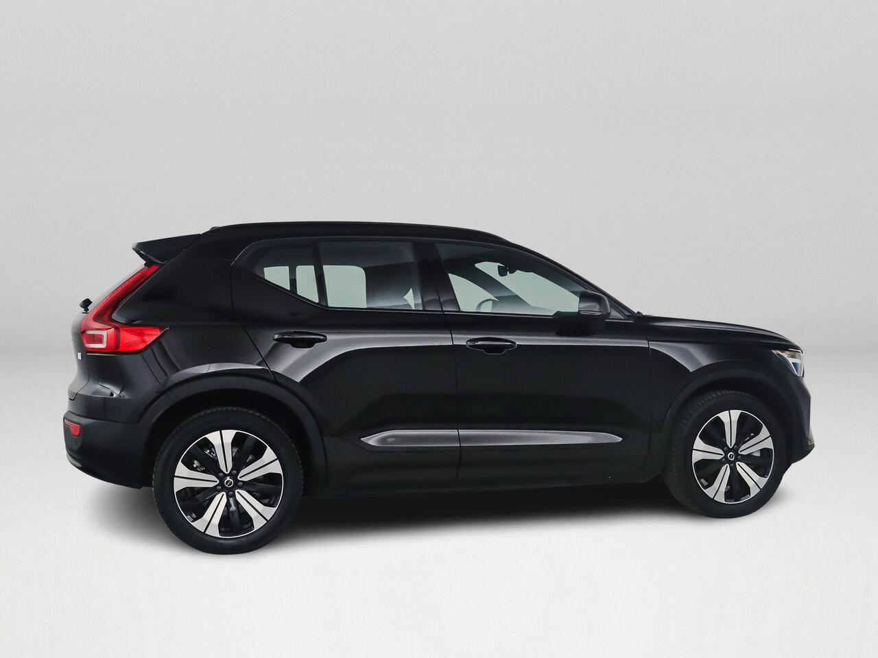 Volvo XC40 Recharge Core 70 kWH | Parkeercamera | Stoel- en Stuurverwarming | Google navigatie