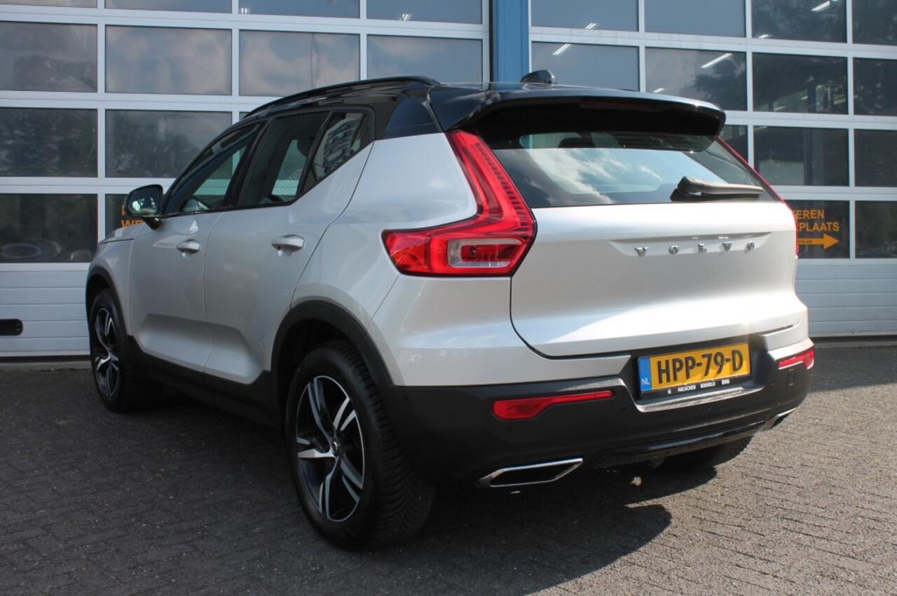 Volvo XC40 2.0 T4 AWD R-DESIGN Trekhaak afneembaar / stoel v en a incl stuurvw.