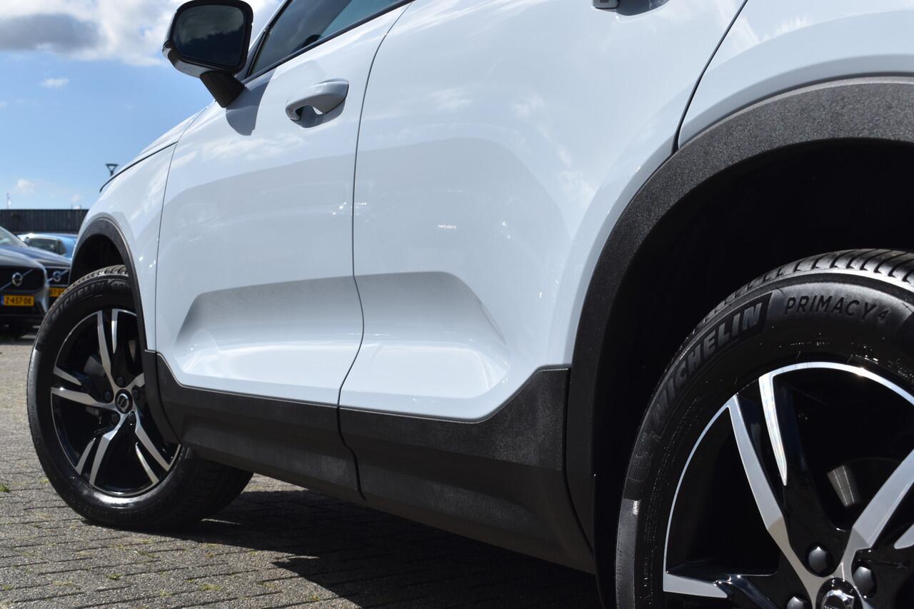 Volvo XC40 B4 211PK Automaat Plus Dark | Trekhaak | ACC | H&K | Blis | Stoel-Stuur Verwarming