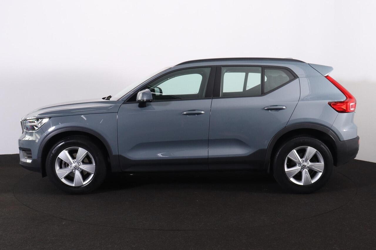 Volvo XC40 T2 Momentum Core - AUTOMAAT - LED-koplampen - Sensus navigatie - Cruise Control - Climate Control