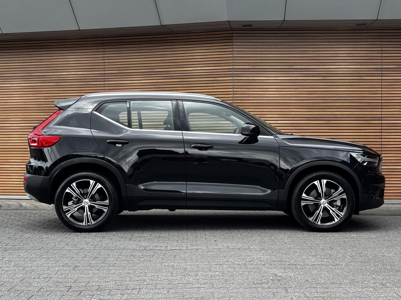 Volvo XC40 1.5 T4 Recharge Inscription PDC v+a / Camera / Navigatie / Carplay / 19 'lm velg