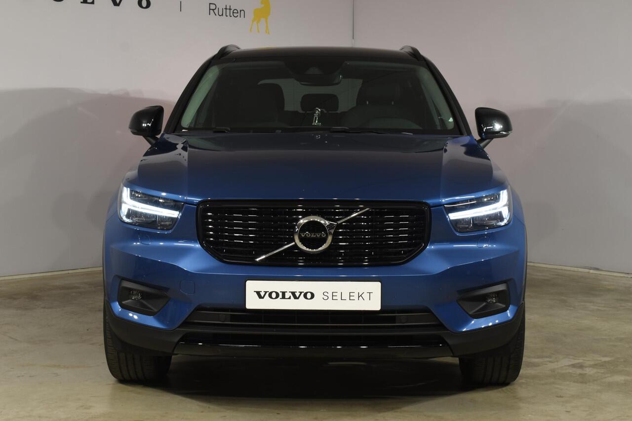 Volvo XC40 T5 262PK Automaat Recharge R-Design / Navigatie / Stuur & Stoelverwarming / Elektrische achterklep / Achteruitrijcamera / Elektr. Trekhaak / Elektrische stoelverst. met geheugen