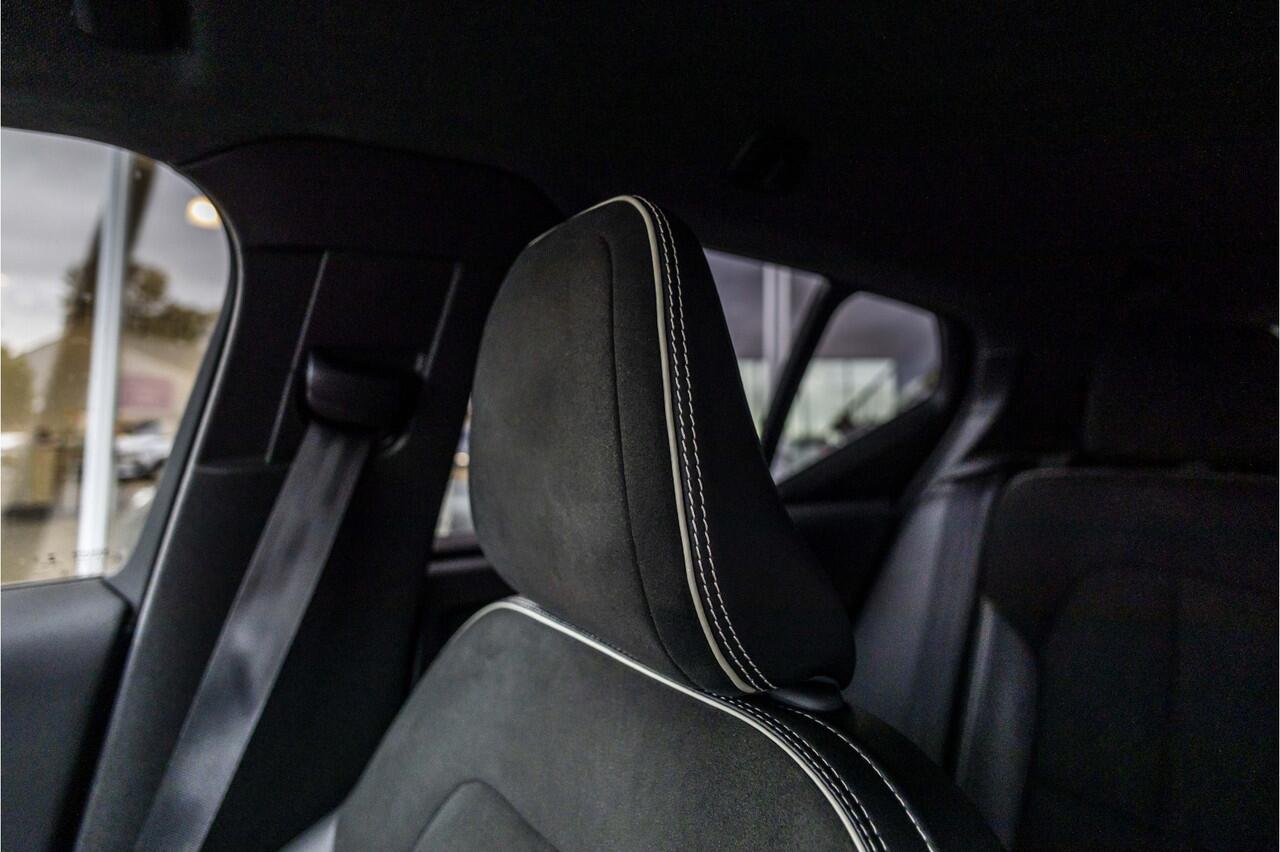 Volvo XC40 1.5 T3 R-Design | Camera | Carplay | Stoelverw.