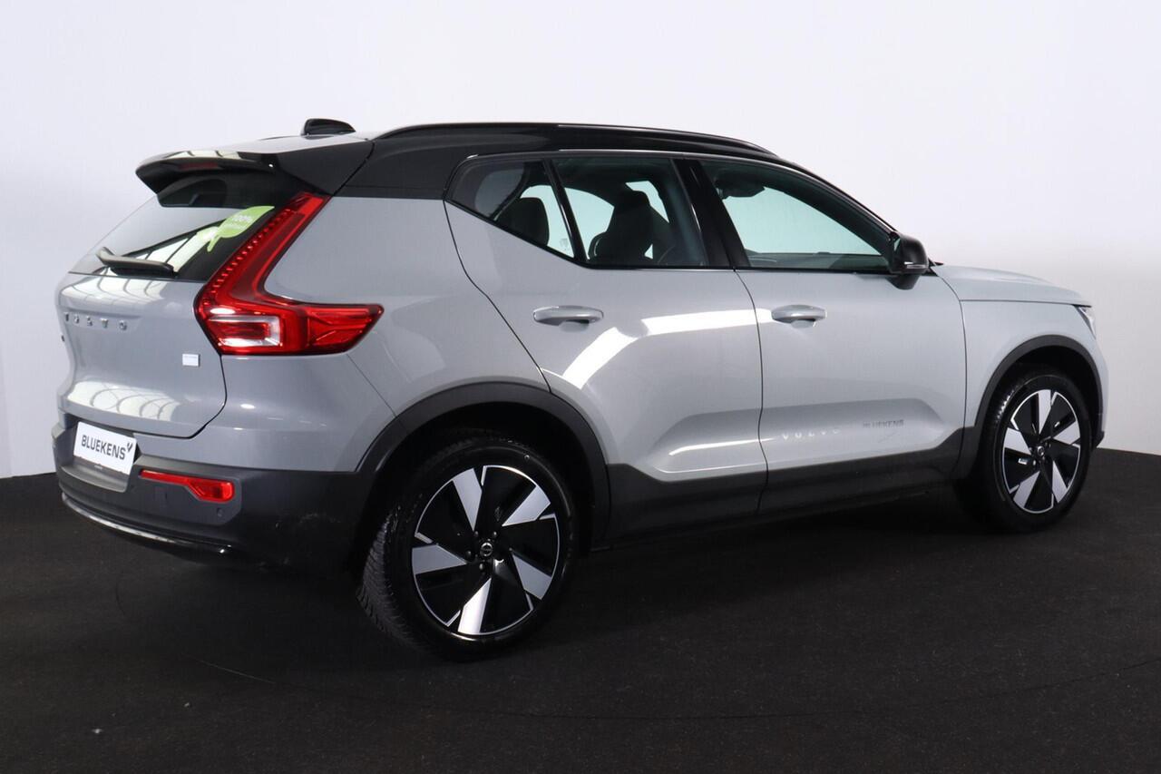 Volvo XC40 Single Motor Extended Range Plus 82 kWh - IntelliSafe Assist & Surround - Parkeercamera - Verwarmde voorstoelen & stuur - Parkeersensoren voor & achter - Draadloze tel. lader - Extra getint glas - 19' LMV met all season banden