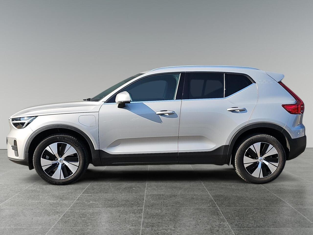 Volvo XC40 1.5 T4 Plug-in hybrid Plus Bright | Panormadak | Stoelverwarming | Elektrisch verstelbare voorstoelen | Harman/Kardon |