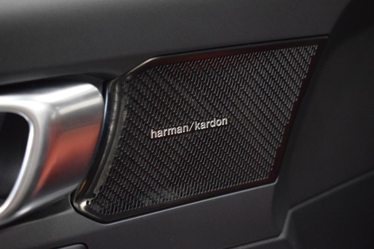 Volvo XC40 2.0 T5 250pk AUT8 AWD Inscription/ Leer/ Schuifdak/ Stoel en stuur verw./ Camera trekgewicht 2100kg