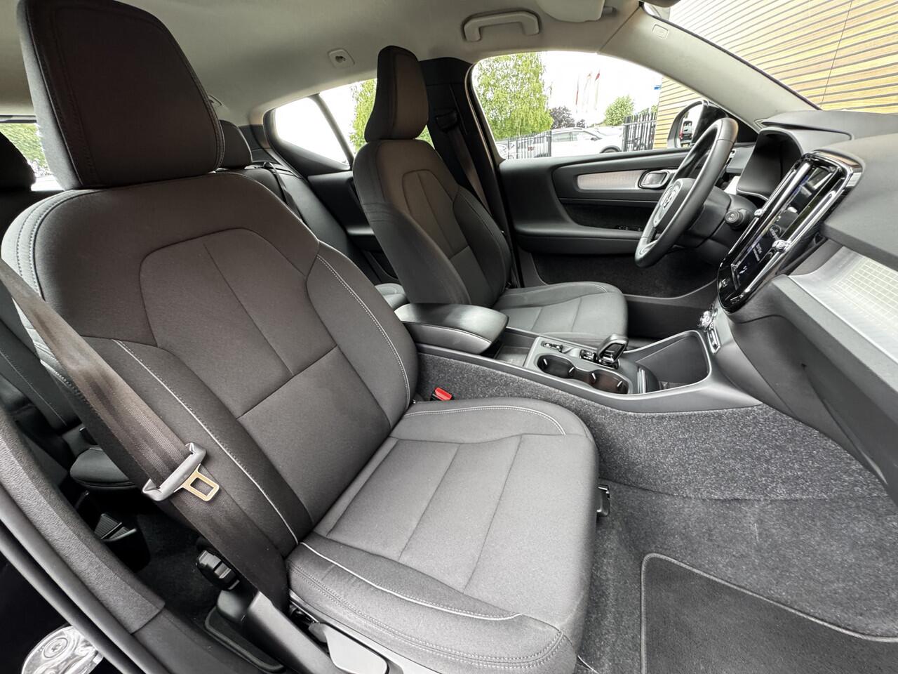 Volvo XC40 1.5 T4 Recharge Inscription Expression PDC v+a / Navigatie / Camera / Carplay / 18 "lm velg