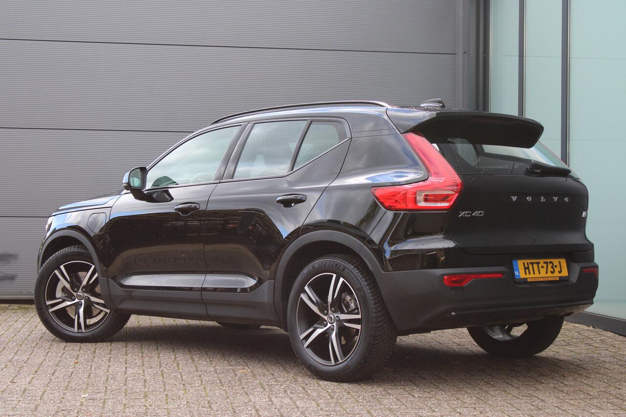 Volvo XC40 1.5 T4 Plug-in hybrid Plus Dark | Trekhaak | H/K | Pilot Assist | Memory | Navigatie | 360 Camera