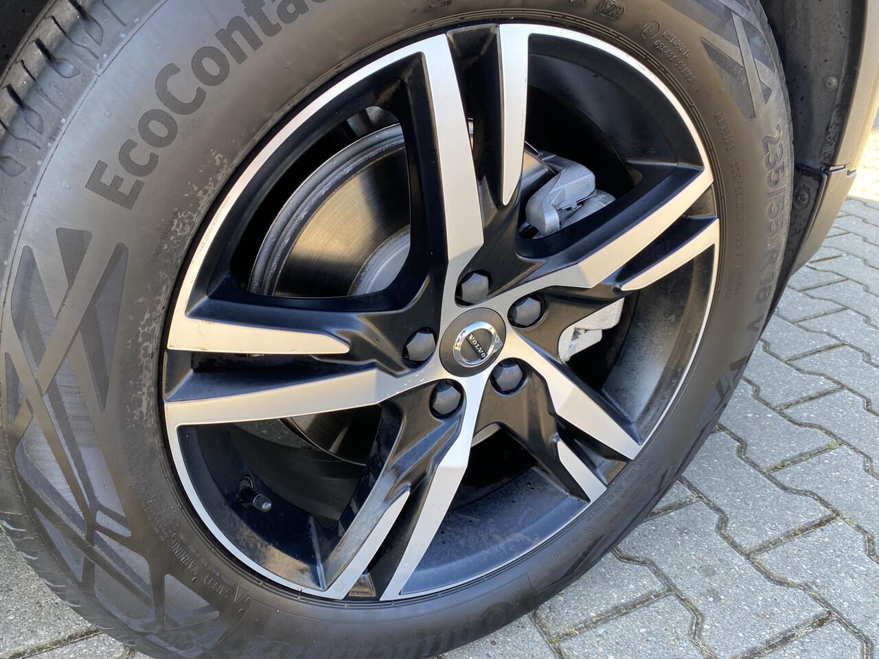 Volvo XC40 2.0 B 4 R-Design Stoelverwarming, Camera & App-Connect