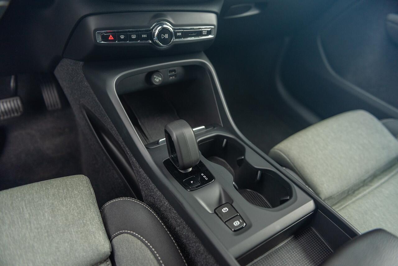 Volvo XC40 T4 Aut. Plug-in Hybrid Ultimate Bright Parkeercamera Navigatie 211pk