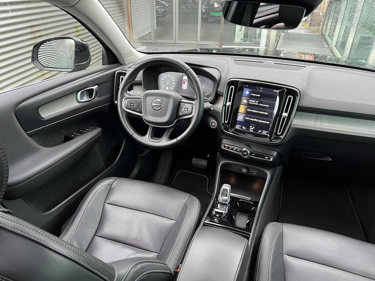 Volvo XC40 1.5 T5 Twin Engine Inscription lederen bekleding, Verwarmde stoelen, Panorama dak, Parkeer Camera, Apple Car Play-Android auto, Trekhaak semi elektrisch