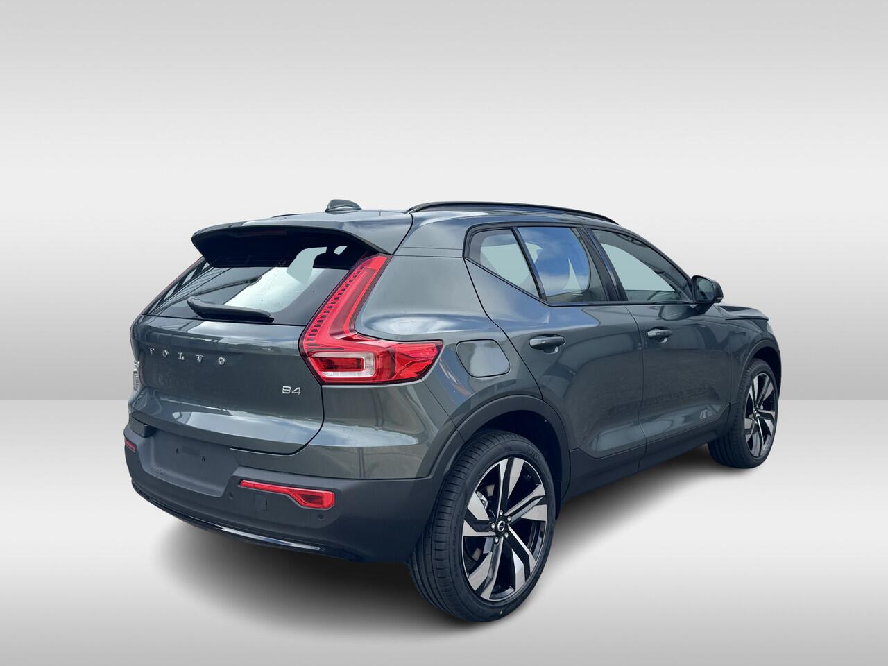 Volvo XC40 2.0 B4 Automaat Plus Dark Lounge | 20'' Wielen | Forest Lake
