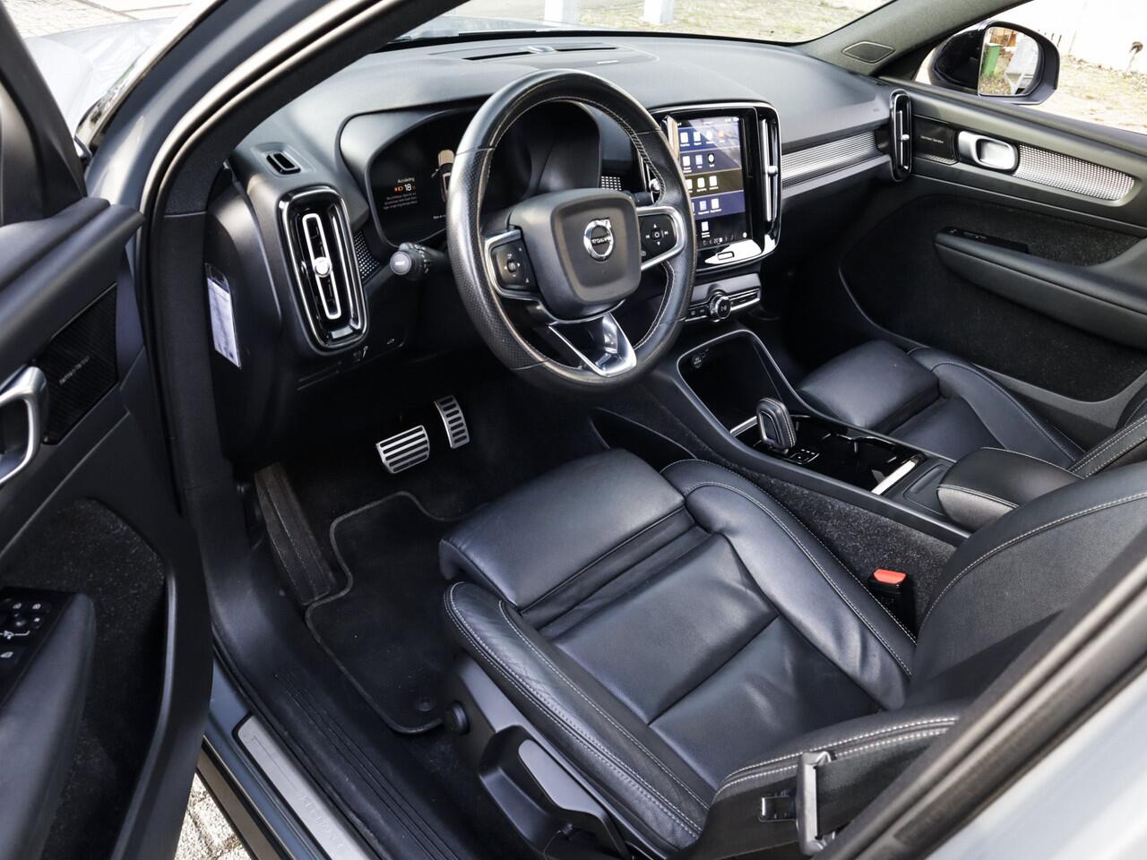 Volvo XC40 Recharge P8 AWD R-Design 3-Fase 1e-Eig. & Keurig-Onderh. BOVAG-Garantie. NL-Auto.