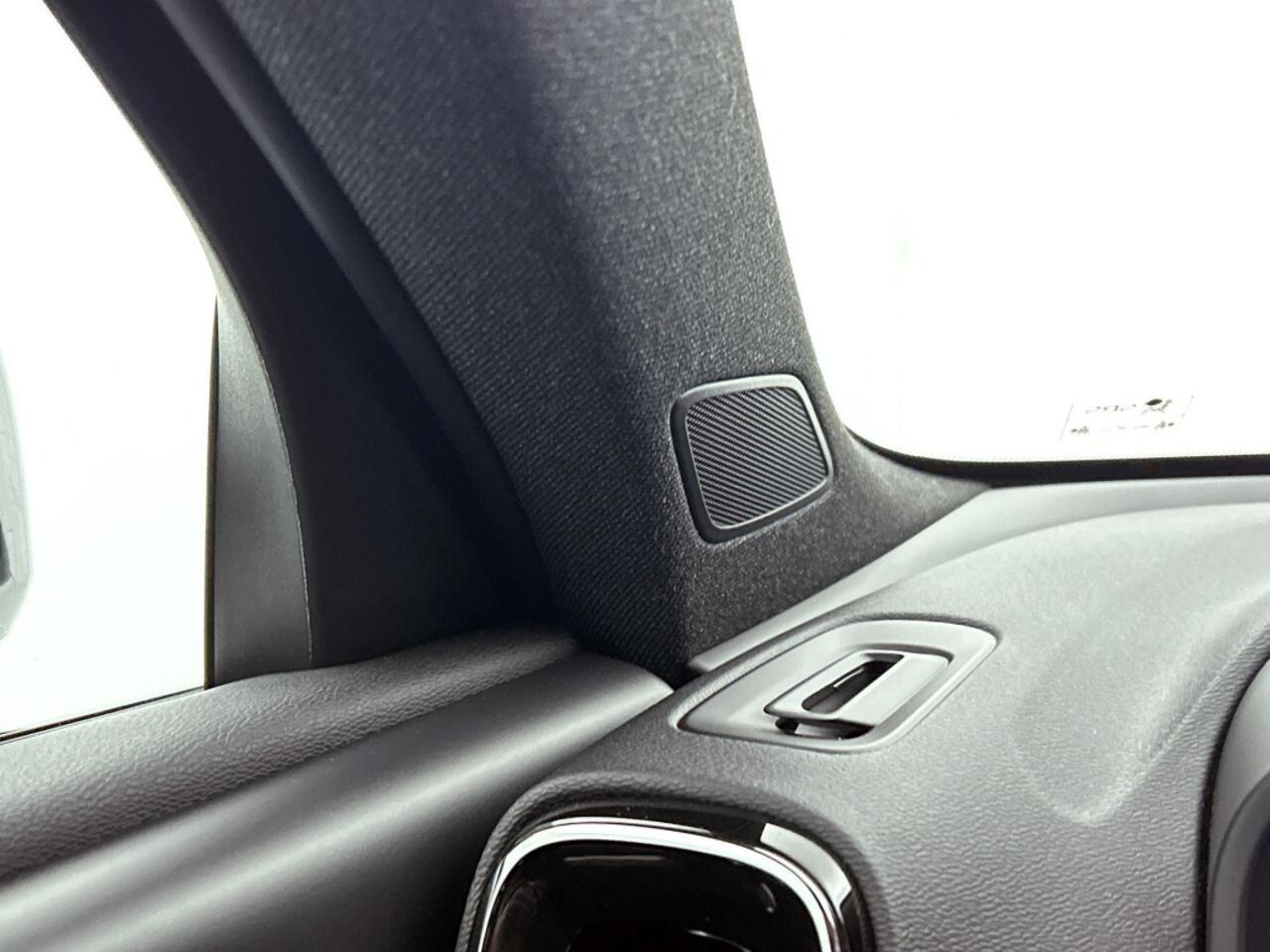 Volvo XC40 1.5 T5 Recharge R-Design | 360º Camera | BLISS |