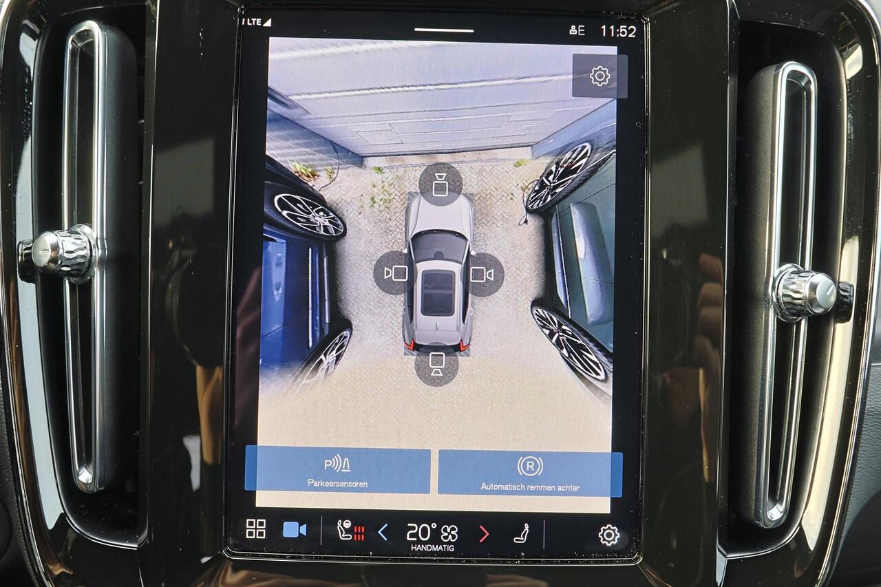 Volvo XC40 Extended Range Plus 82 kWh - IntelliSafe Assist & Surround - 360º Camera - Harman/Kardon audio - Verwarmde voorstoelen, stuur & achterbank - Parkeersensoren voor & achter - Elektr. bedienb. bestuurdersstoel met geheugen - Wollen bekleding - Draadloze tel.