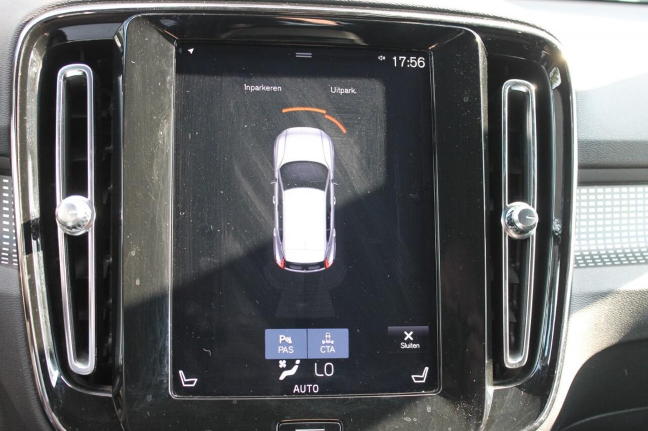 Volvo XC40 2.0 T4 AWD R-DESIGN Trekhaak afneembaar / stoel v en a incl stuurvw.