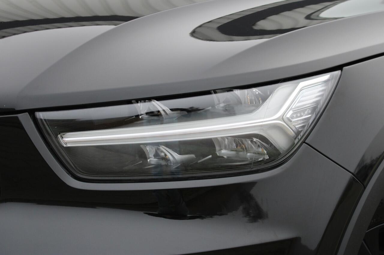 Volvo XC40 1.5 T2 Momentum | Incl. 12 maanden garantie | Apple CarPlay | Navigatie | Cruise control | Climate control | Parkeersonsoren | Lane assist |