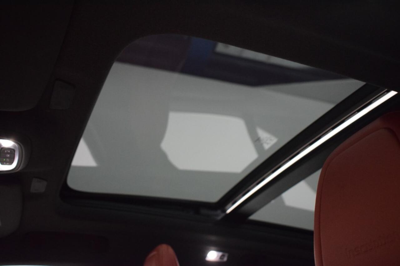 Volvo XC40 2.0 T5 250pk AUT8 AWD Inscription/ Leer/ Schuifdak/ Stoel en stuur verw./ Camera trekgewicht 2100kg