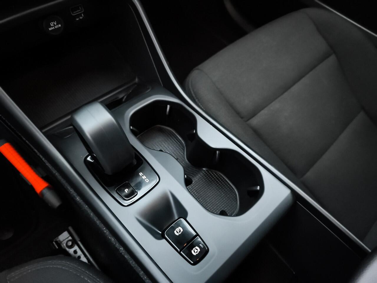 Volvo XC40 1.5 T2 Momentum Core 1e-Eig. & Dealer-Onderh. BOVAG-Garantie. NL-Auto.