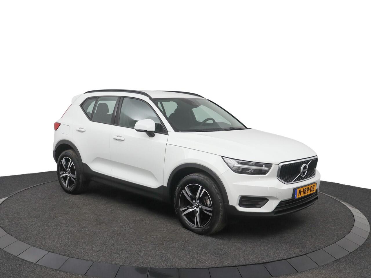 Volvo XC40 1.5 T2 Momentum Core | Navigatie | Parkeercamera