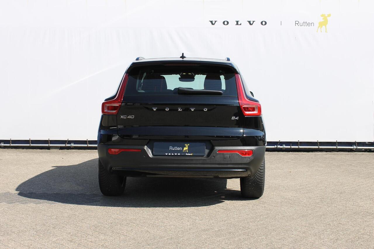 Volvo XC40 B4 211PK Automaat Plus Dark Adaptieve Cruise Control / Semi elektrisch wegklapbare trekhaak / Verwarmbare voorruit / Google Infotainment / Blis / Parkeersensoren voor en achter met parkeercamera