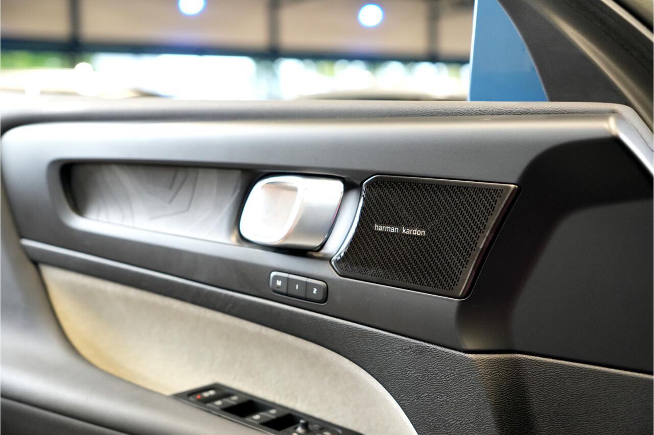 Volvo XC40 1.5 T5 Plug-in Hybrid 193kW/262pk DCT7 Ultimate Bright FACELIFT! PANORAMADAK + HARMAN/KARDON + ADAPT.CRUISE + PILOT ASSIST + NAVI SENSUS + BLIS + LANE ASSIST + EL.STOELEN + STOEL-&STUURVERWARMING + CAMERA + KEYLESS + PARKSENSOREN V&A + 19" LM-VELGEN!!