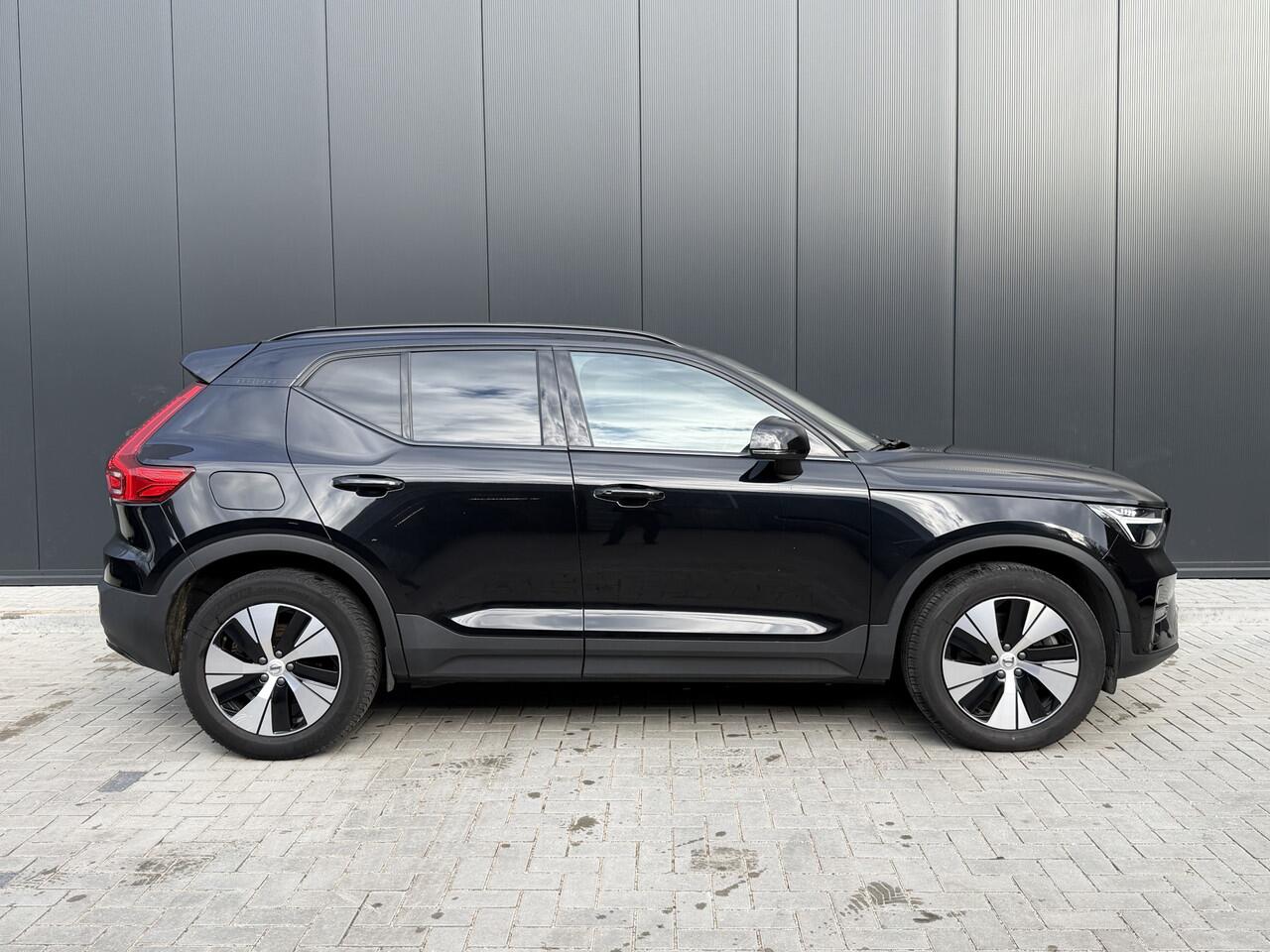 Volvo XC40 1.5 T4 Plug-in hybrid Plus Dark Panorama dak | Getint glas | Stoel en Stuurverwarming