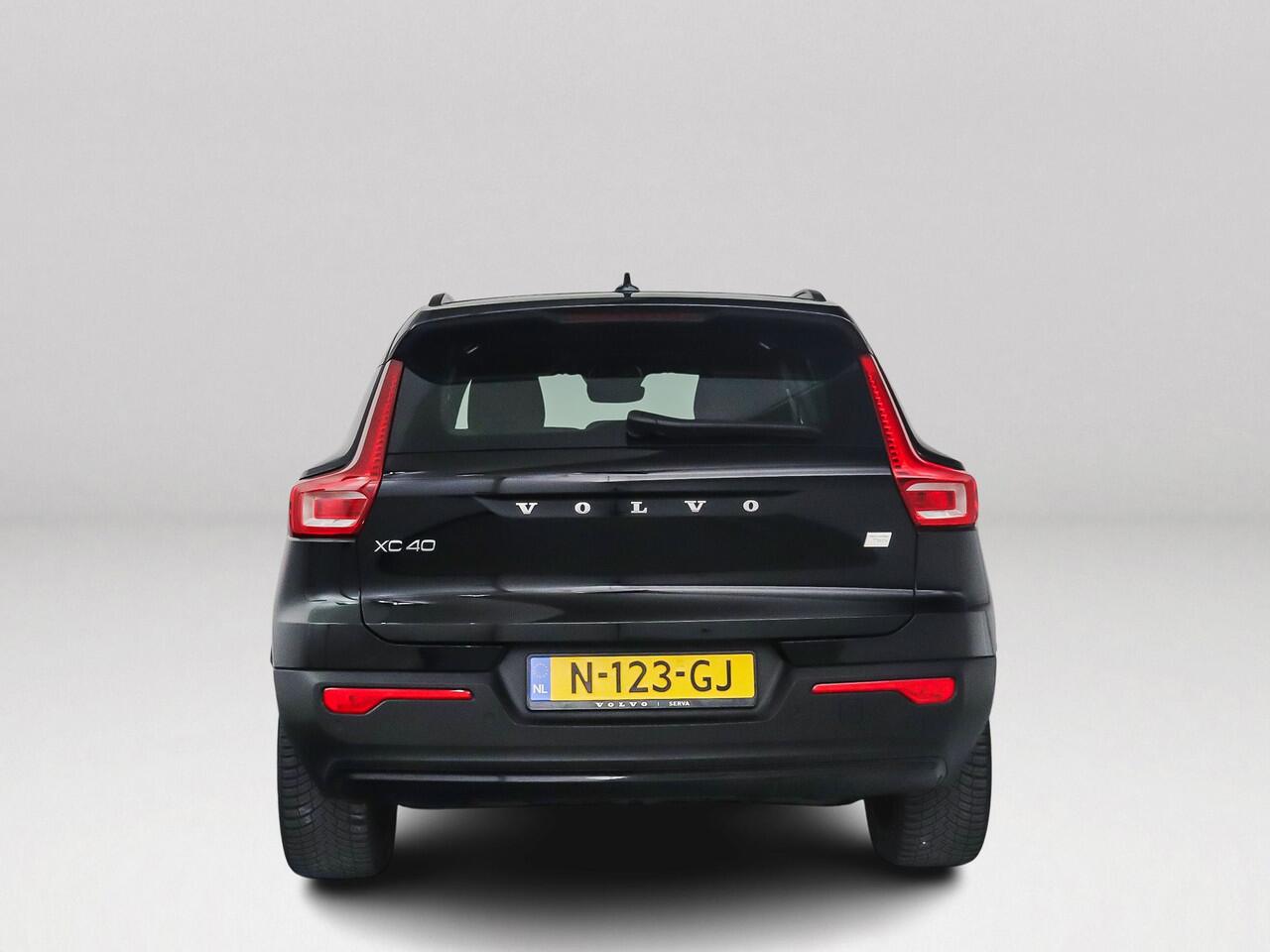 Volvo XC40 Recharge Twin Pro | Panoramadak | 360° camera | Harman Kardon | Stoel- en Stuurverwarming | Trekhaak