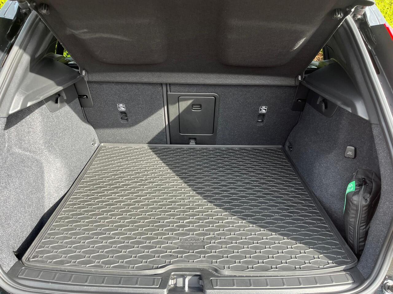 Volvo XC40 T5 Recharge Plus Dark | Harman/Kardon | 360 camera | Stoel & Stuur Verwarming |