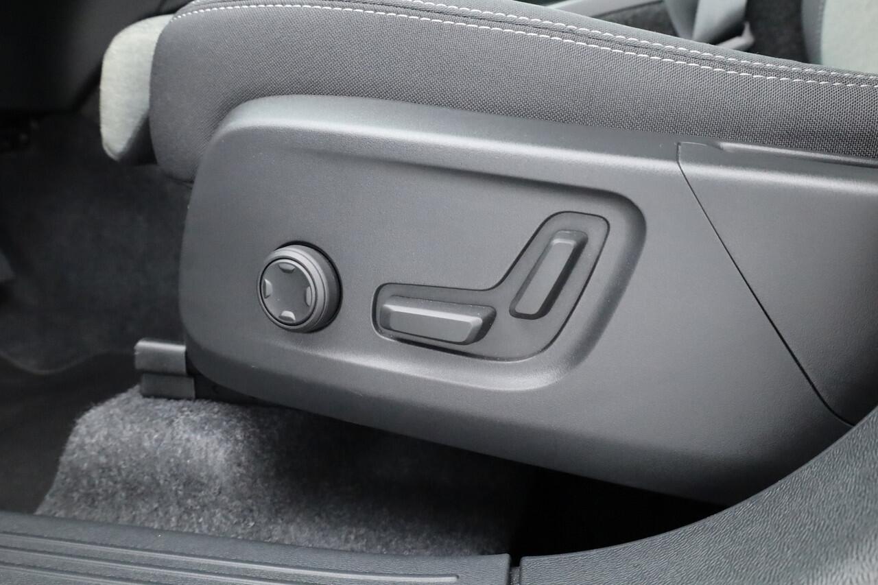 Volvo XC40 B3 Plus Black Edition | 360cam | Pilot Assist | Harman Kardon | Memory seat | 20'' | Pixel LED