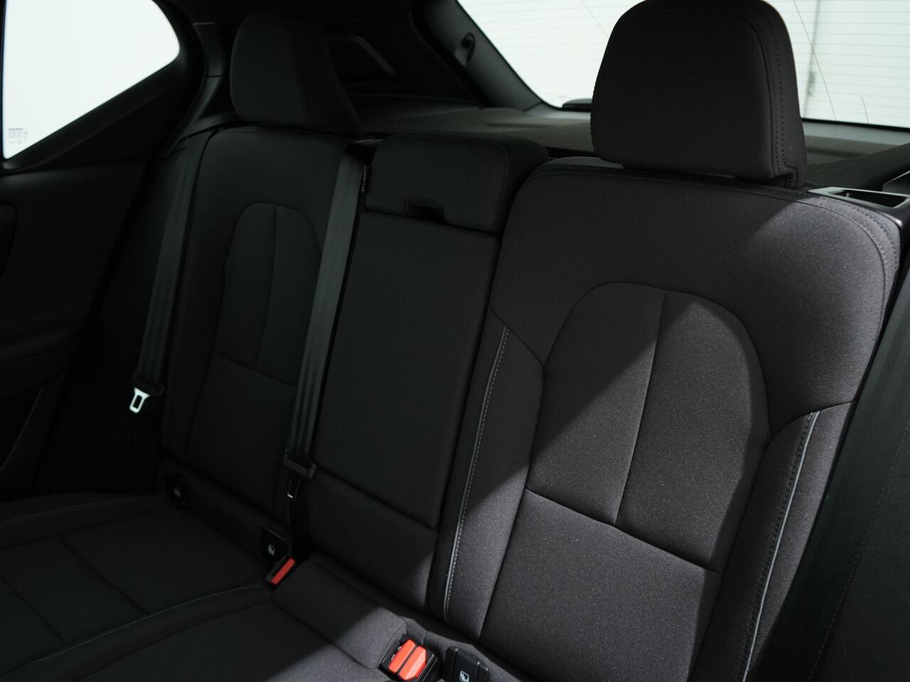 Volvo XC40 RECHARGE 232PK PLUS 70 KWH 96,72% SOH | Pilot Assist | Stoel/Stuurverwarming | Camera