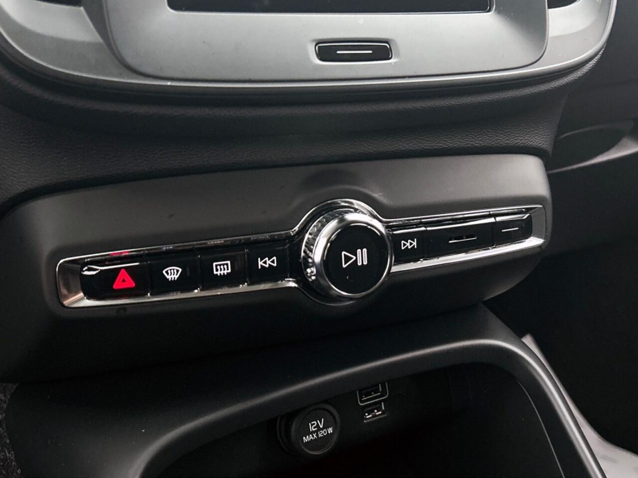 Volvo XC40 1.5 T2 Momentum Core | Rijklaar | Stoel + Stuur Verwarming | Nav