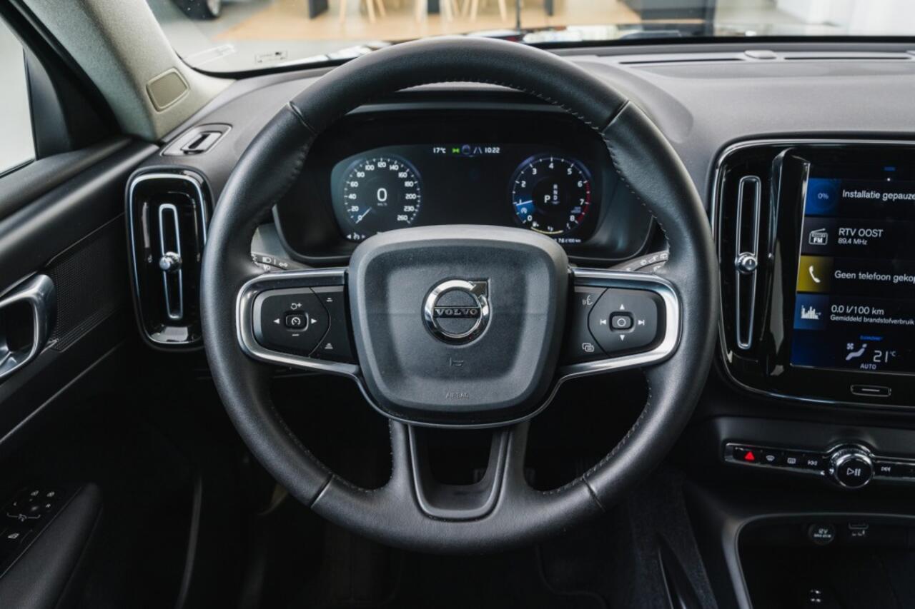 Volvo XC40 T3 Geartronic Momentum Pro, Park Assist Line