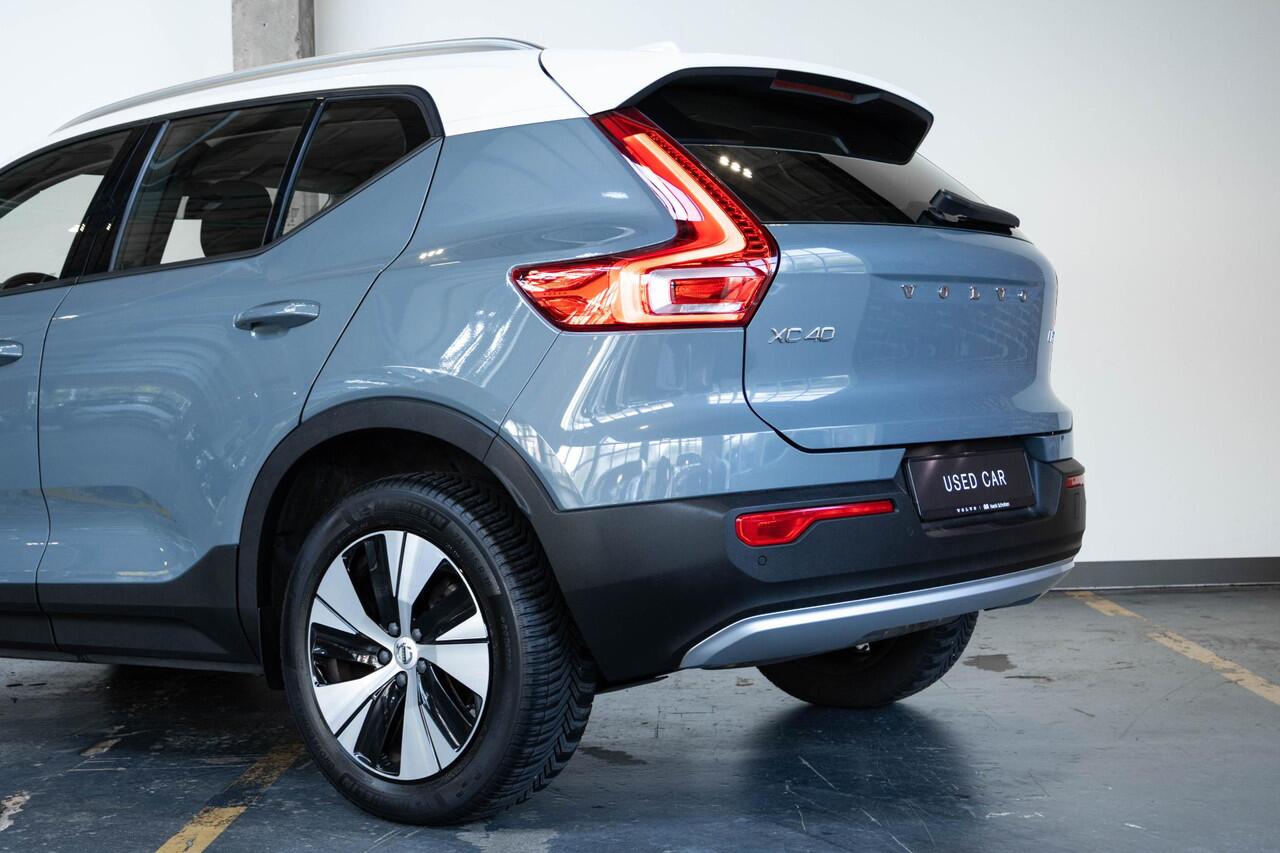 Volvo XC40 B4 Automaat Business Pro | Dealeronderhouden | Adaptive cruise control | BLIS | Zwarte Roofrails kan ook | Parkeercamera | Volvo on Call | Navigatie | 18'' Lichtmetalen velgen