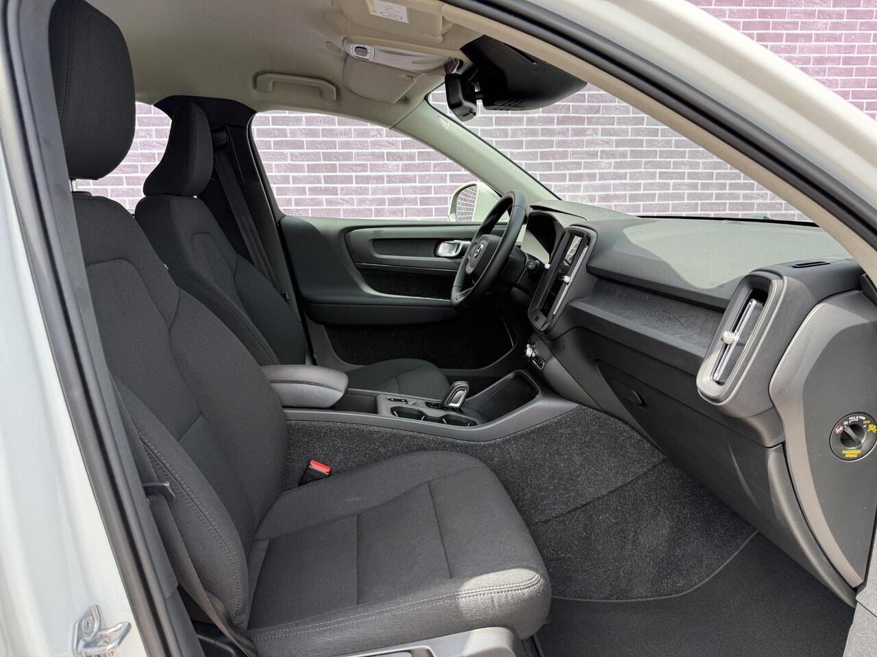 Volvo XC40 1.5 T2 Momentum | Navigatie | Camera| LED | Climate Controle | Keyless Start | DAB | Cruise Controle | Apple/Android CarPlay |