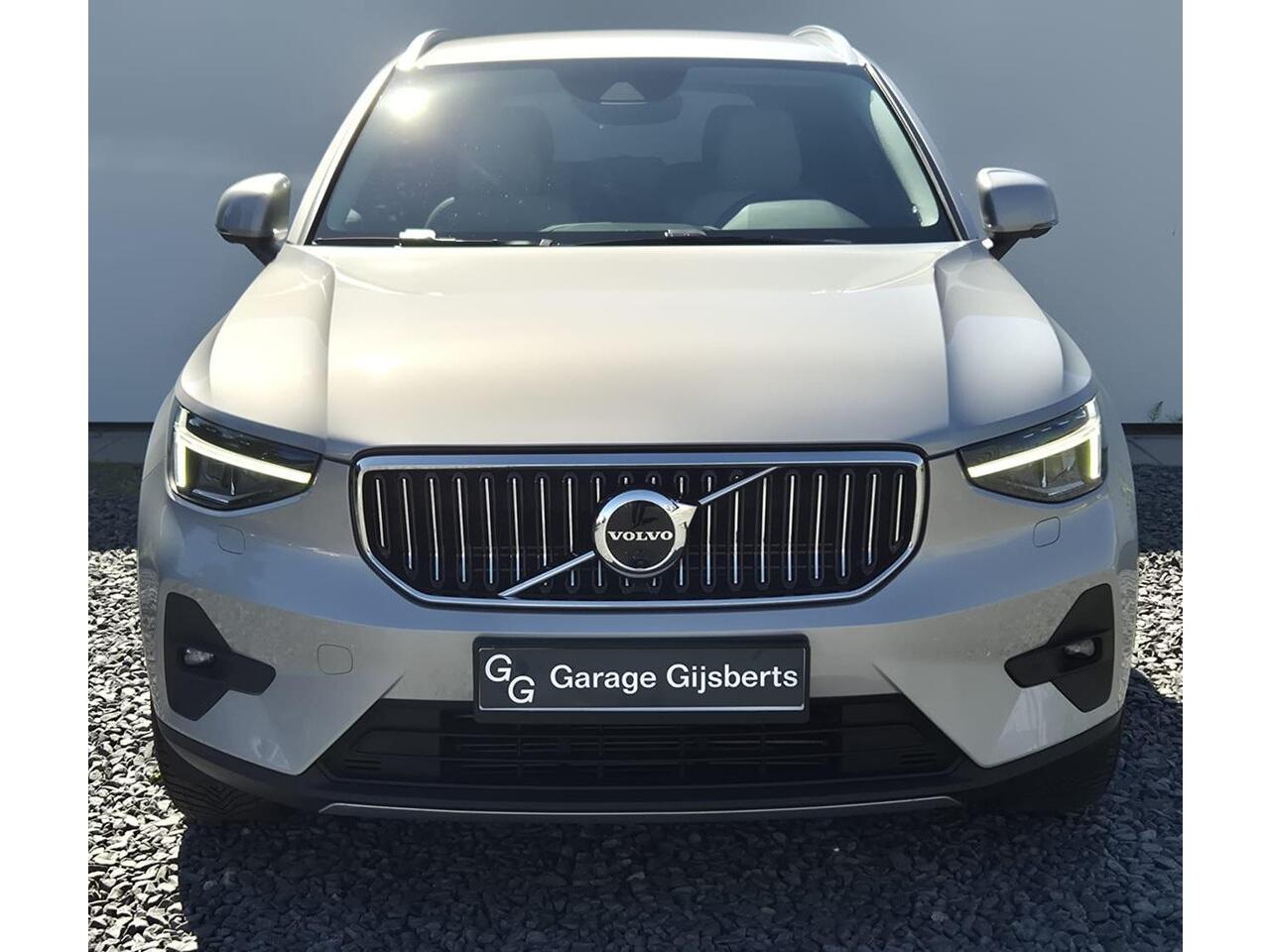 Volvo XC40 1.5 T4 PheV Plus Bright 360 Camera - Ligthing Pack - Telefoon lader - Winter Pack - Harman Kardon Sound - Nieuw Model