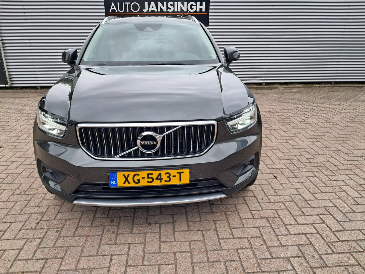 Volvo XC40 2.0!! 4 Cylinder!! T4 Inscription Automaat met Schuif/kanteldak! 1800 kg trekgewicht! | Clima | Cruise | Vol lederen bekleding! | Navigatie | Memory chairs | RIJKLAARPRIJS INCL 12 MAANDEN GARANTIE EN BEURT