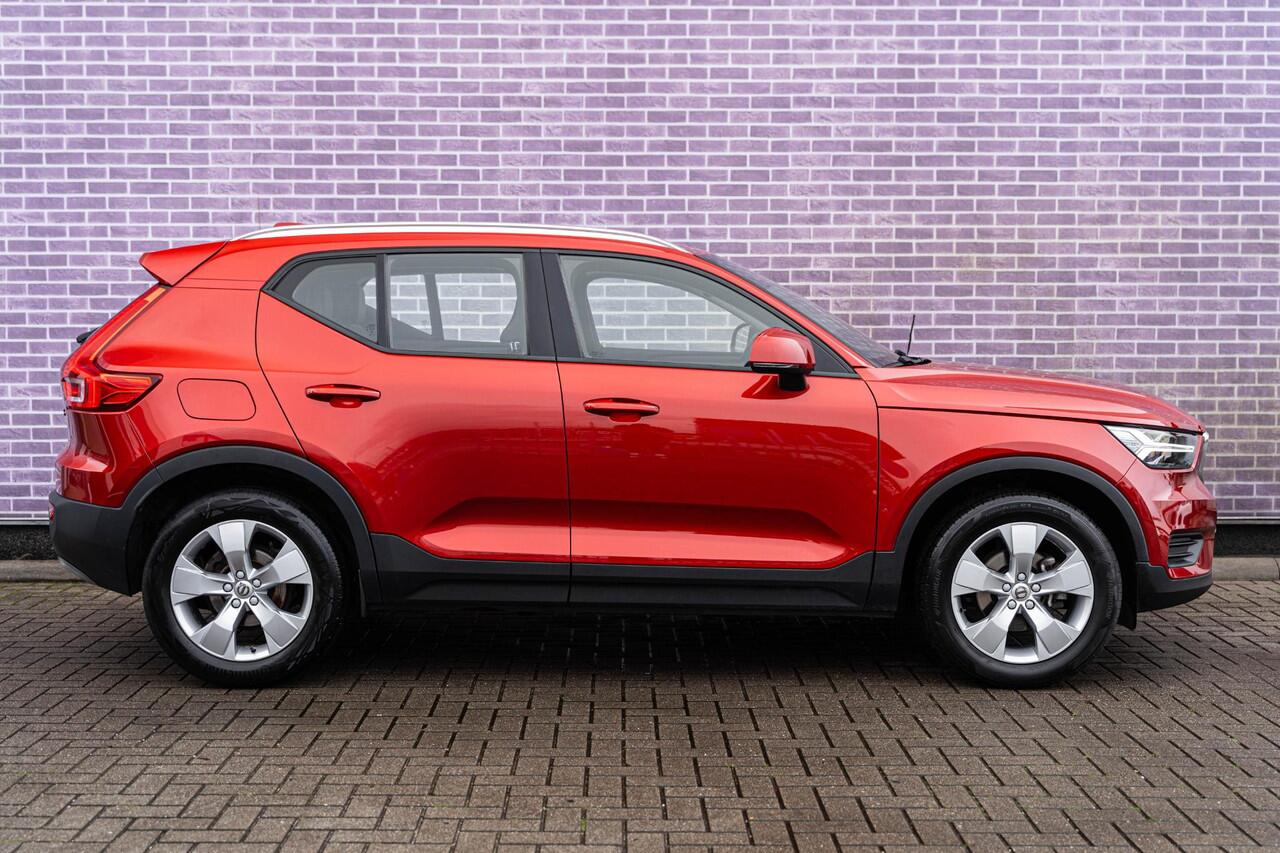 Volvo XC40 1.5 T3 Momentum | Stoel-/ Stuurverwarming | Camera | Cruise Control | Dodehoekdetectie | Parkeersensoren Voor + Achter | Volvo On Call | Carplay |