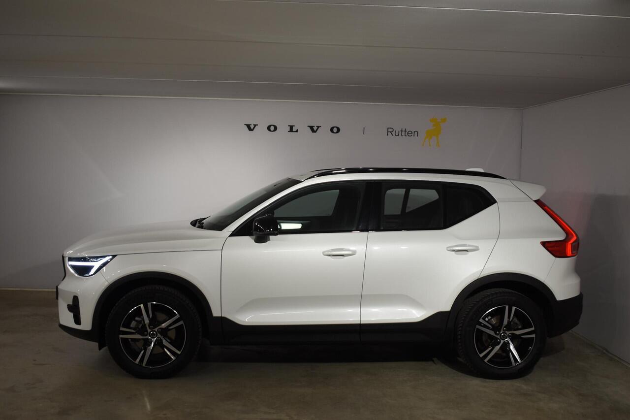 Volvo XC40 B4 211PK Automaat Plus Dark / Adaptieve Cruisecontrol / Parkeersensoren / Stoelverwarming / Stuurverwarming / Elektrische Stoelen / Trekhaak /