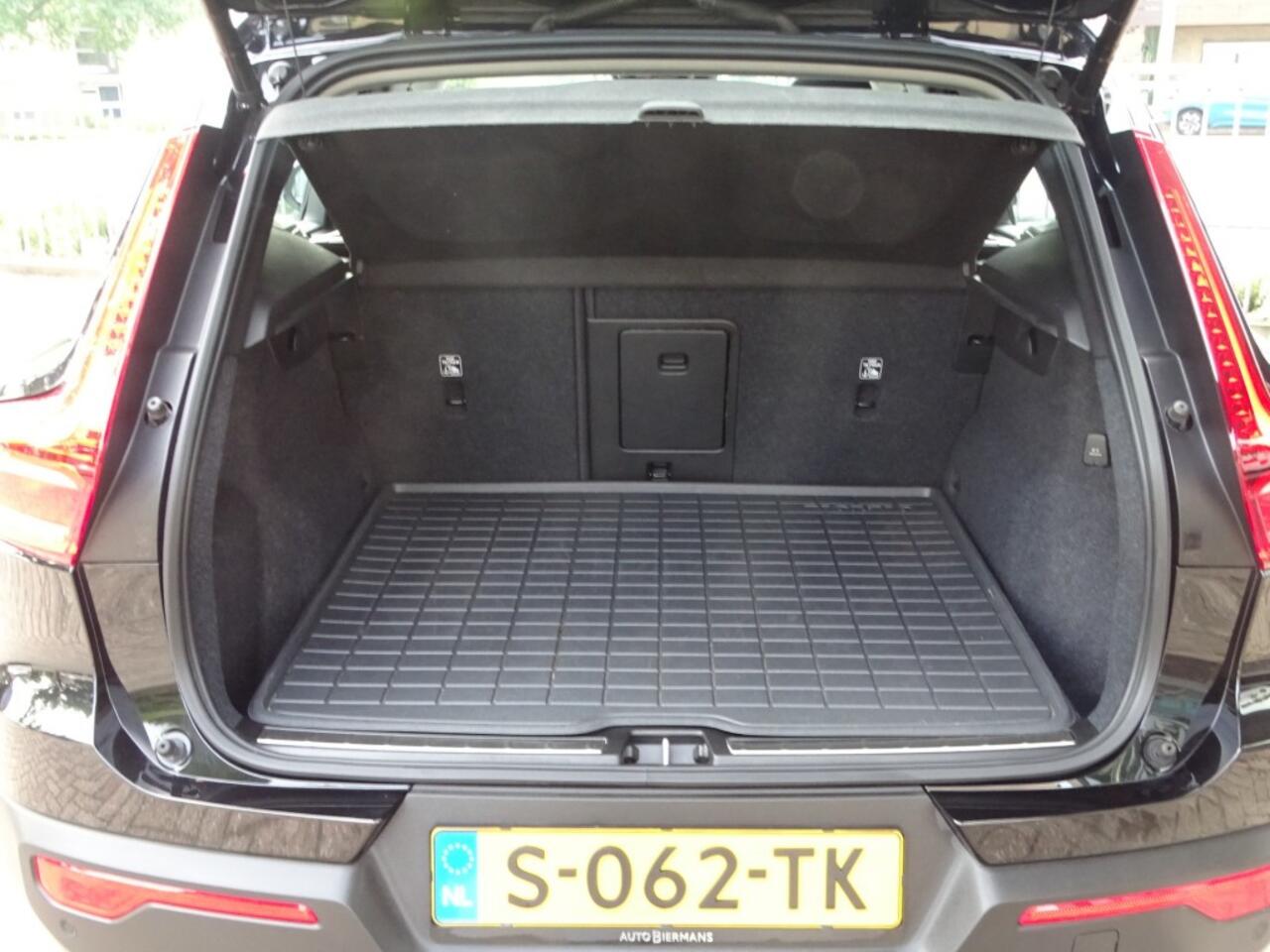 Volvo XC40 1.5 T5 Plug-in hybrid Ultimate Bright Panoramadak 1e Eig.