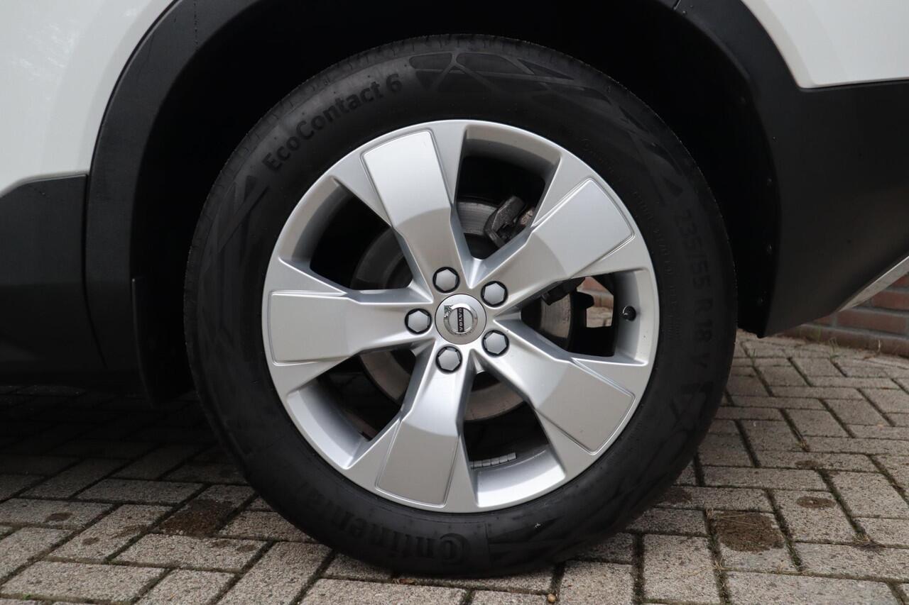 Volvo XC40 T4 Momentum Pro | Vos geleverd en onderhouden | BTW | Trekhaak |